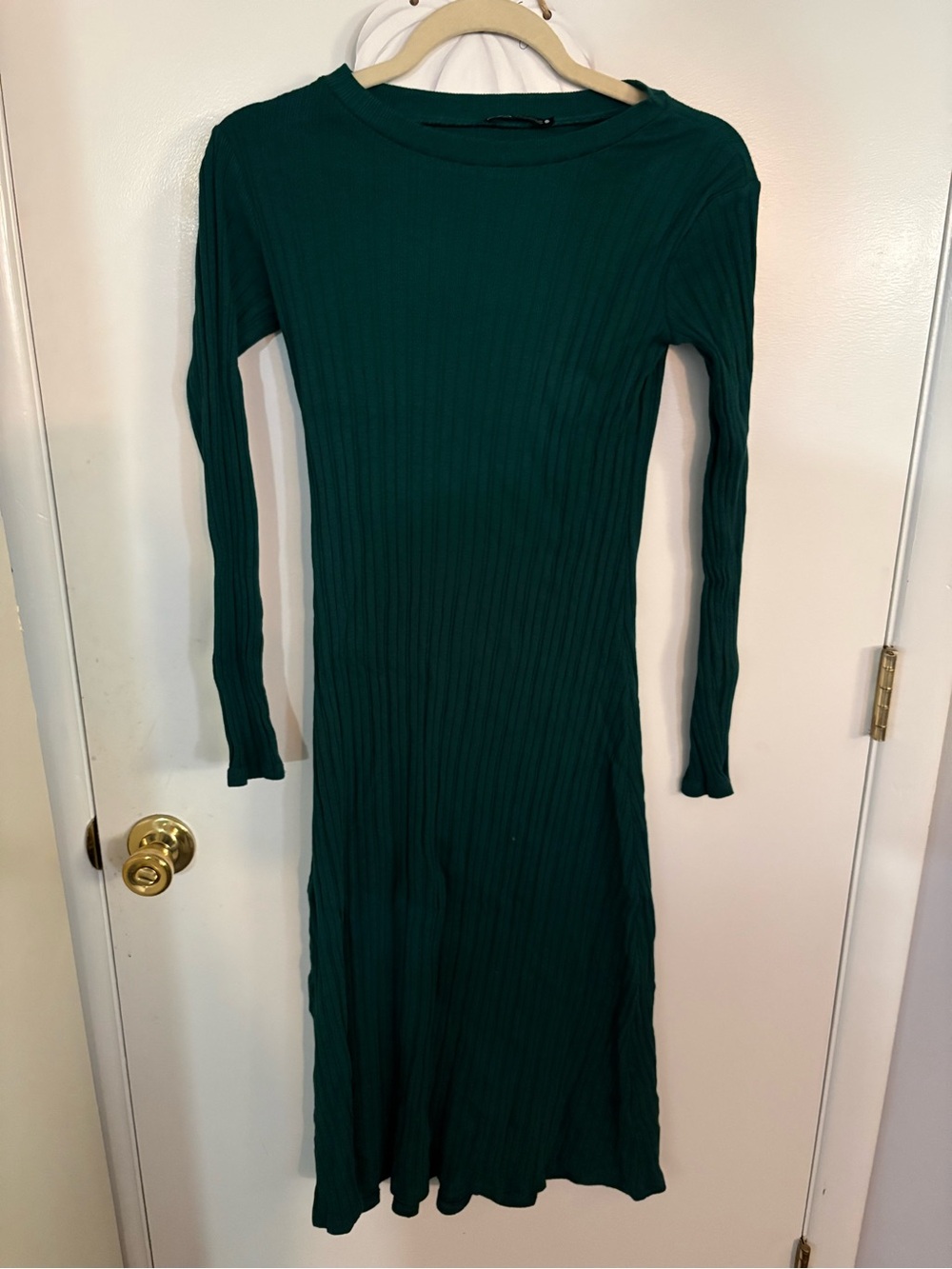 Zara Long Sleeve Ribbed Midi Dress in Emerald Green